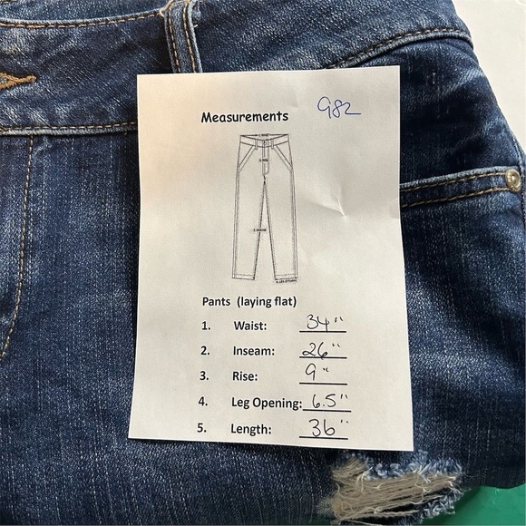 Soho Women's Curvy Boyfriend Jeans Size 10 Blue Distressed Denim Cuffs - Picture 11 of 11